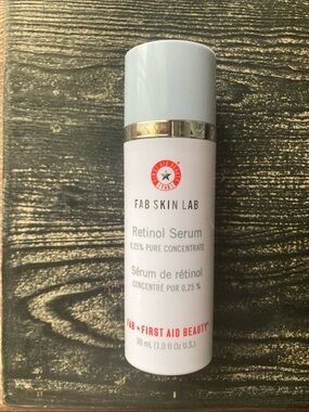 First Aid Beauty Retinol Serum -